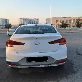 Hyundai Elantra 2020