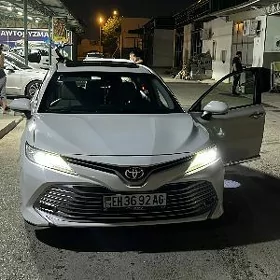 Toyota Camry 2017