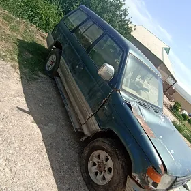 Mitsubishi Pajero 2005