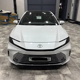 Toyota Camry 2025