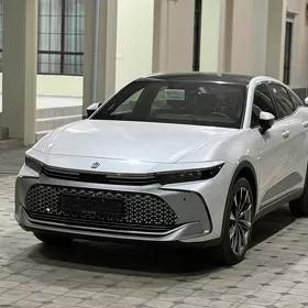 Toyota Crown 2023