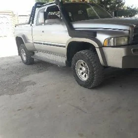 Toyota Hilux 2002