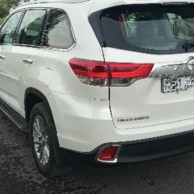 Toyota Highlander 2019