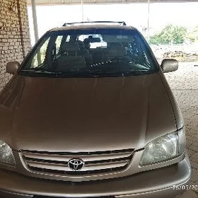 Toyota Sienna 2000