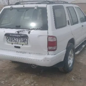 Nissan Pathfinder 1998