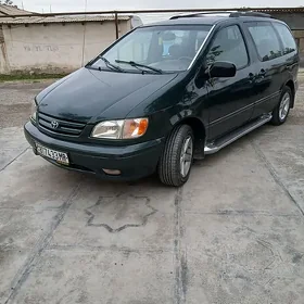 Toyota Sienna 2002
