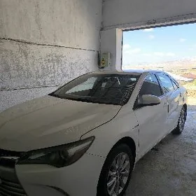 Toyota Camry 2016