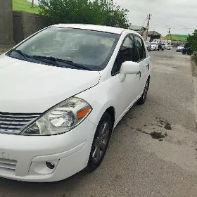 Nissan Versa 2008