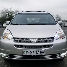 Toyota Sienna 2004