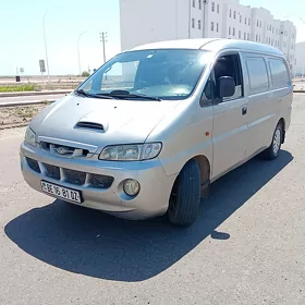 Hyundai H-1 2004