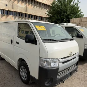 Toyota Hiace 2026