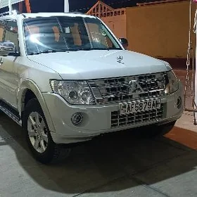 Mitsubishi Pajero 2014