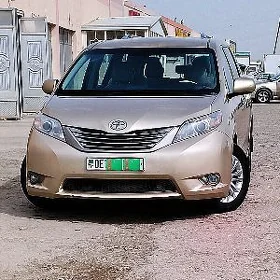 Toyota Sienna 2011