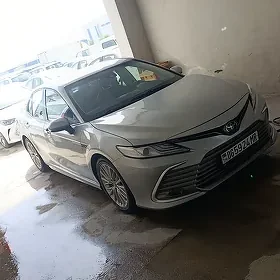 Toyota Camry 2021