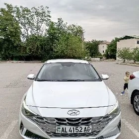Hyundai Elantra 2021