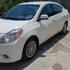 Nissan Versa 2013