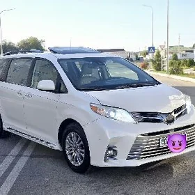 Toyota Sienna 2019
