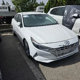 Hyundai Elantra 2022