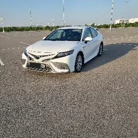 Toyota Camry 2022