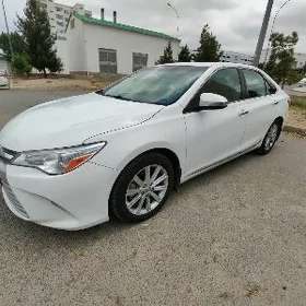 Toyota Camry 2016