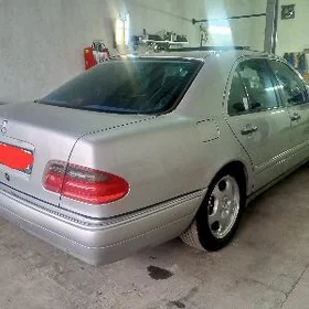 Mercedes-Benz E320 1997