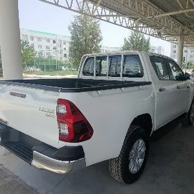 Toyota Hilux 2026