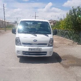 Kia Bongo 2015