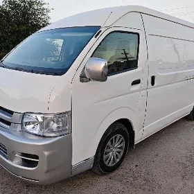 Toyota Hiace 2010