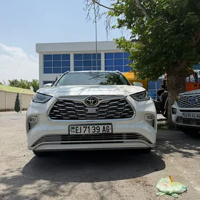 Toyota Highlander 2022