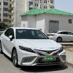 Toyota Camry 2021