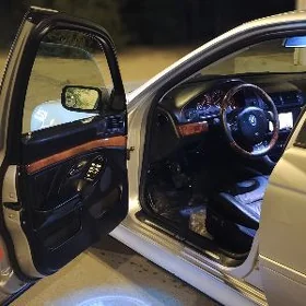BMW E39 2000
