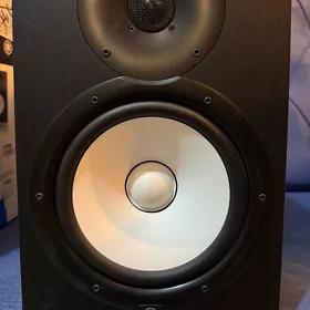 Yamaha hs8