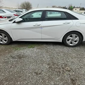 Hyundai Elantra 2021
