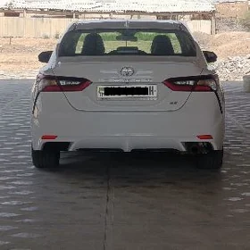 Toyota Camry 2021