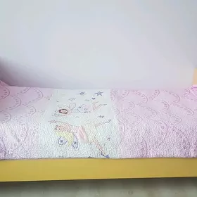 кровать