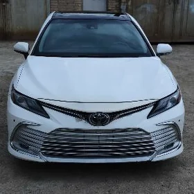 Toyota Camry 2021