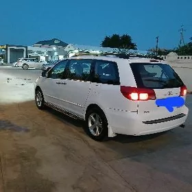 Toyota Sienna 2004