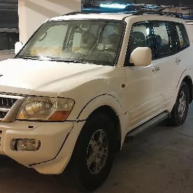 Mitsubishi Pajero 2001