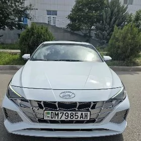 Hyundai Elantra 2022