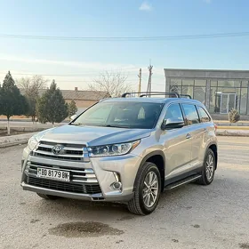 Toyota Highlander 2019