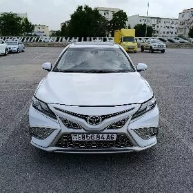 Toyota Camry 2021