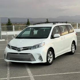 Toyota Sienna 2020