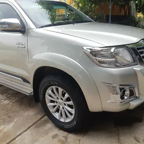 Toyota Hilux 2014