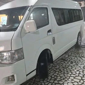Toyota Hiace 2012