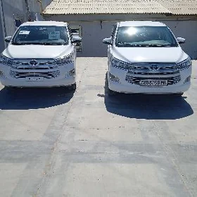 Toyota Innova 2021