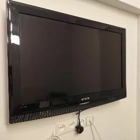 Телевизор SAMSUNG 32"