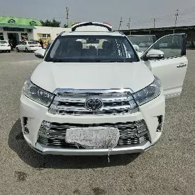 Toyota Highlander 2019