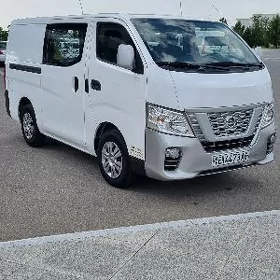 Nissan Urvan 2022