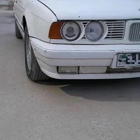 BMW 525 1990