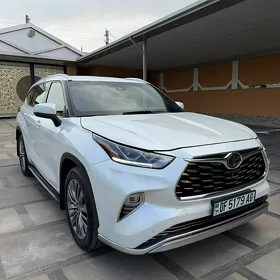 Toyota Highlander 2021